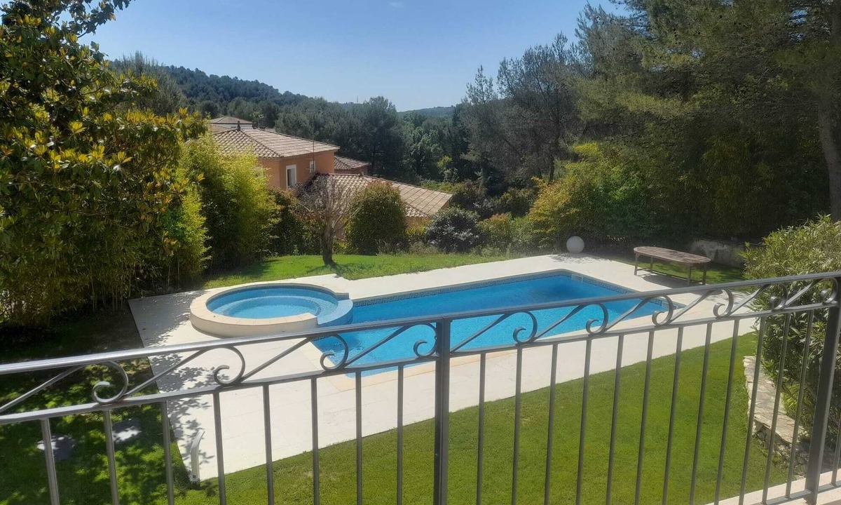 Grabels House | Large family home