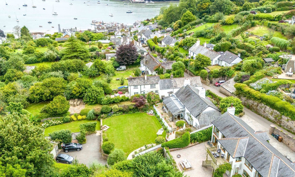 Dittisham House | Large family home with River Views