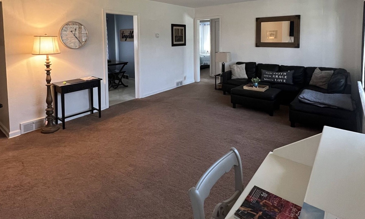 Tiffin Apartment | Large Family Owned Duplex