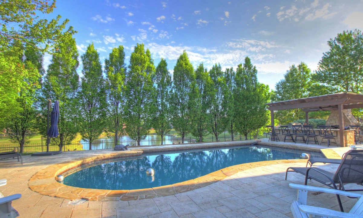 Owasso House | Large family retreat with amazing pool in Owasso