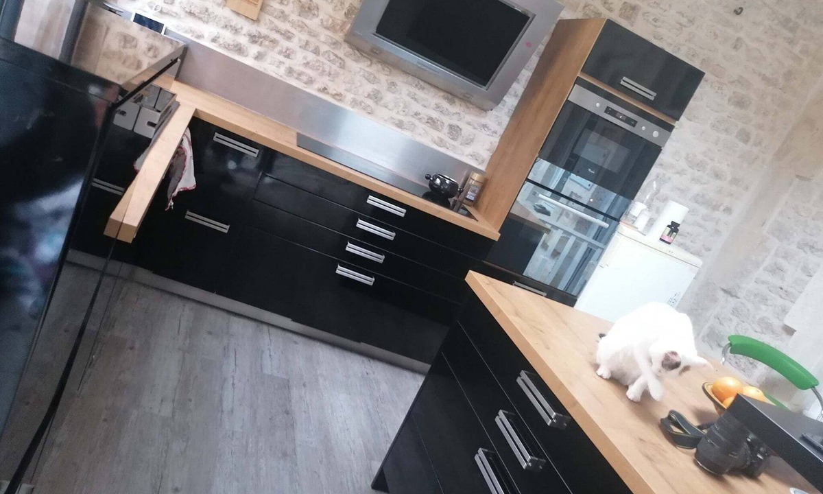 Chef-Boutonne Bed & Breakfast | Large family room