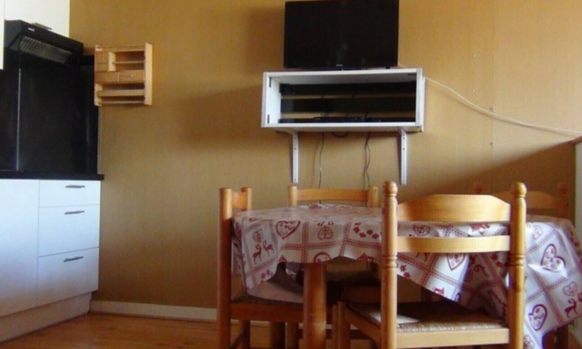 Les Rousses Apartment | Large first floor studio in a peaceful building: no smoking, pets not allowed