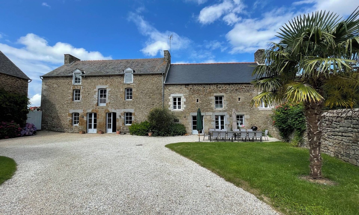 Pleudihen-sur-Rance House | LARGE, FULLY RENOVATED BUILDING BETWEEN DINAN AND SAINT MALO