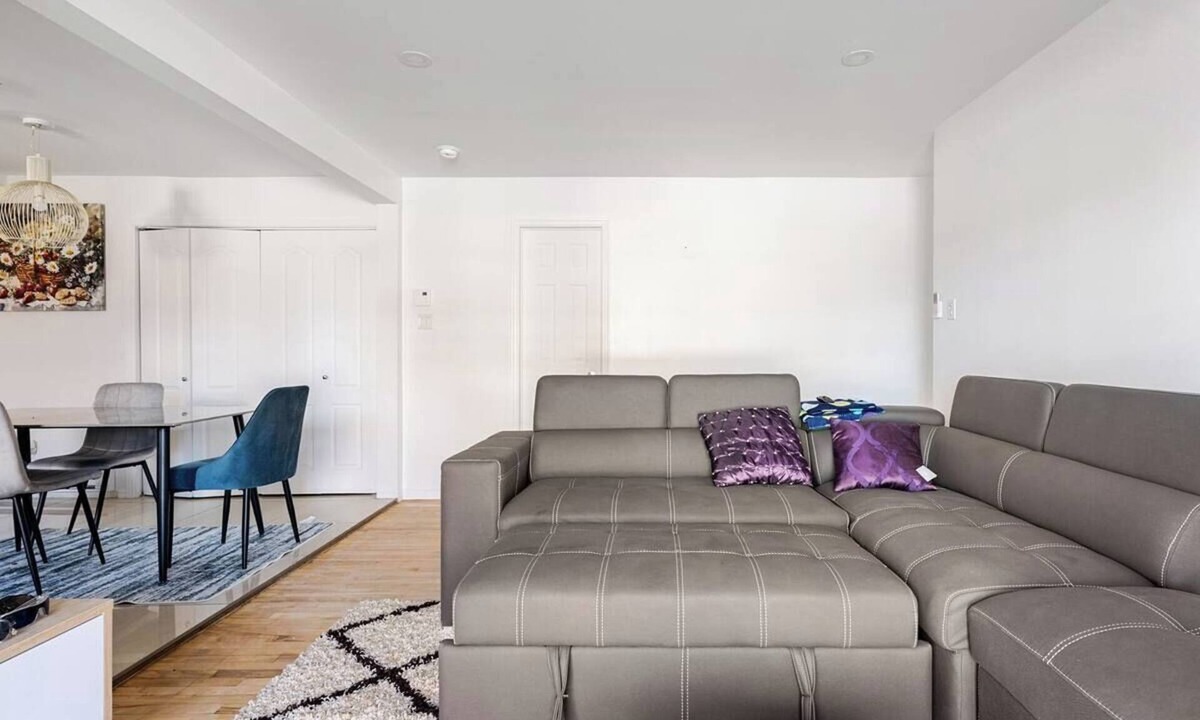 Laval Apartment | Large furnished 4 1/2 flat in Laval/Canada with 2 bedrooms