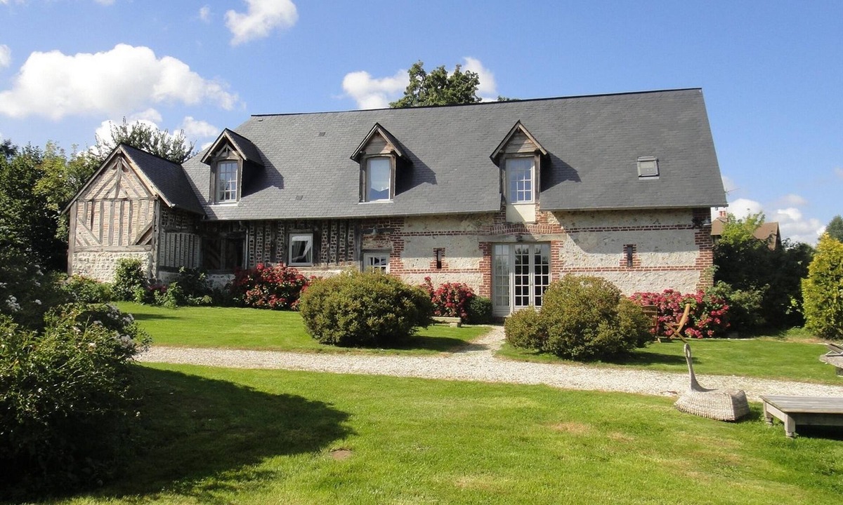 Gonneville-sur-Honfleur Cottage | Large gite, quiet, close to Honfleur