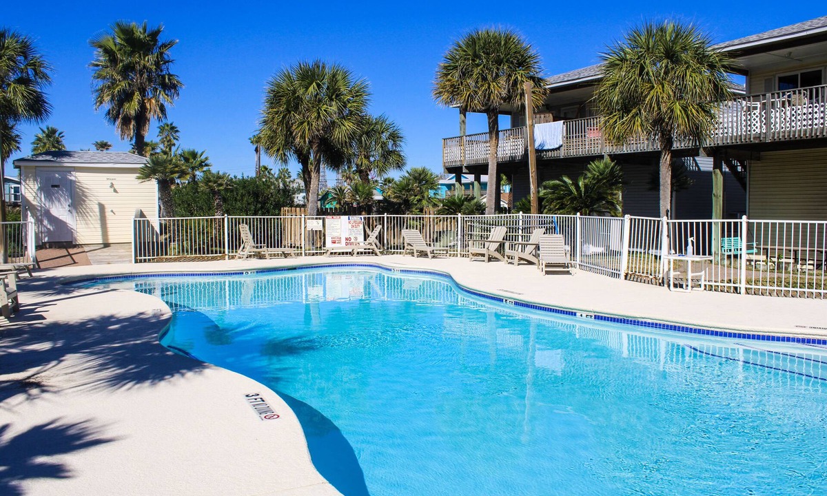Port Aransas House | Large Garage for Boat, Shared Pool , Pet Friendly, Golf Cart Access