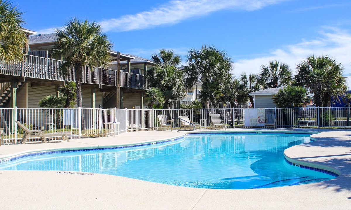 Port Aransas House | Large Garage for Boat, Shared Pool , Pet Friendly, Golf Cart Access