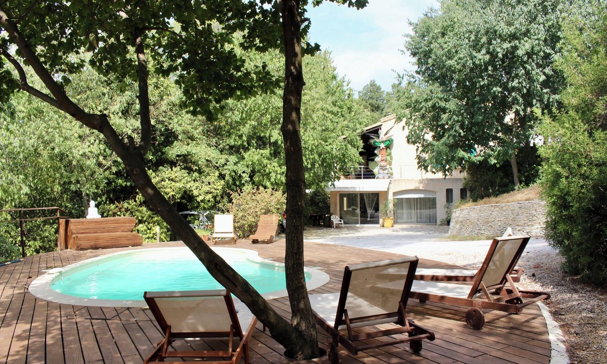 Saint-Gely-du-Fesc Villa | Large garden with swimming pool.