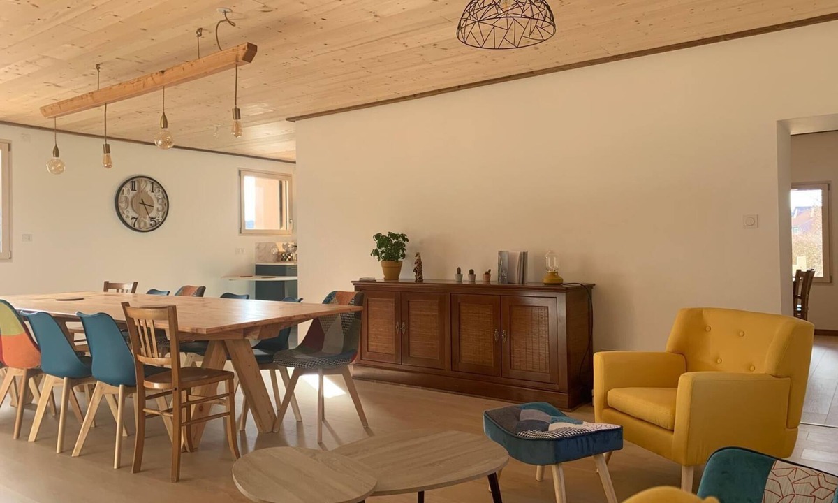 Cuvier House | Large gîte for 12 to 14 people, ideally located in the heart of the Jura mountains.