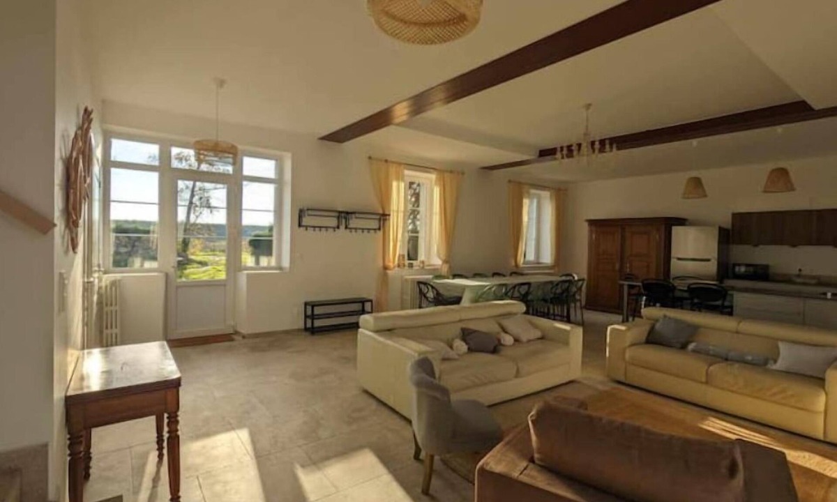 Crisenoy House | Large gite for rent -12 people