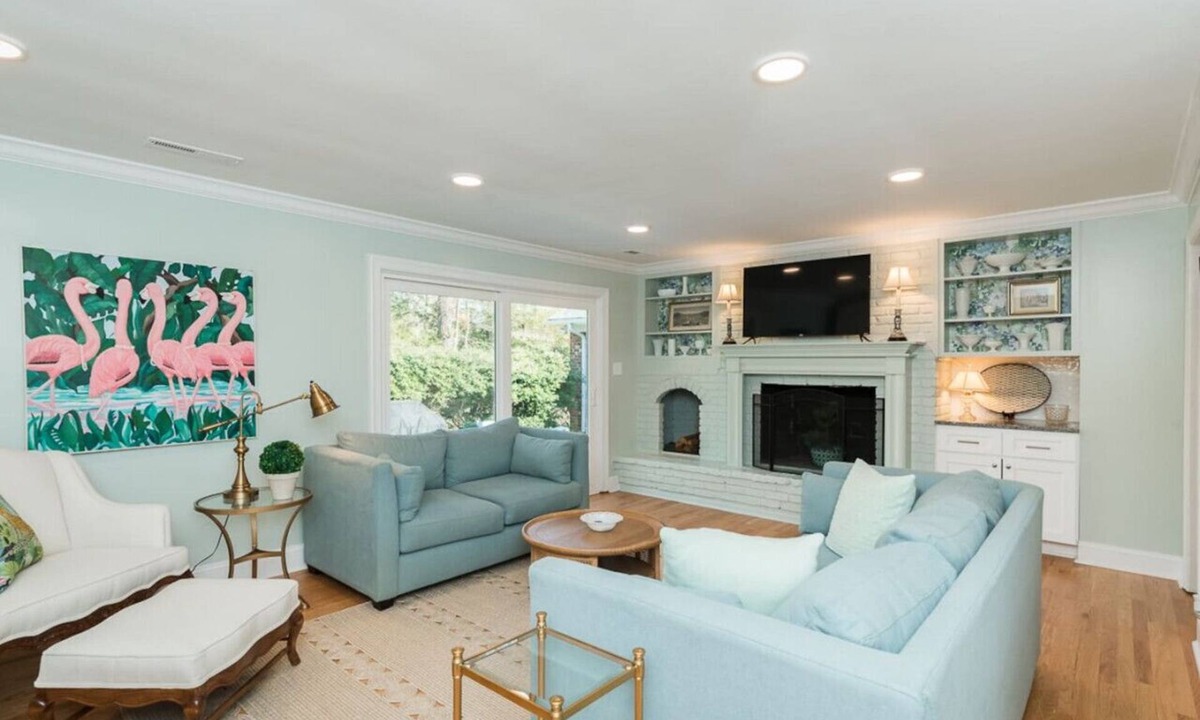 North Garrett Road House | Large Group Getaway Near Duke & UNC