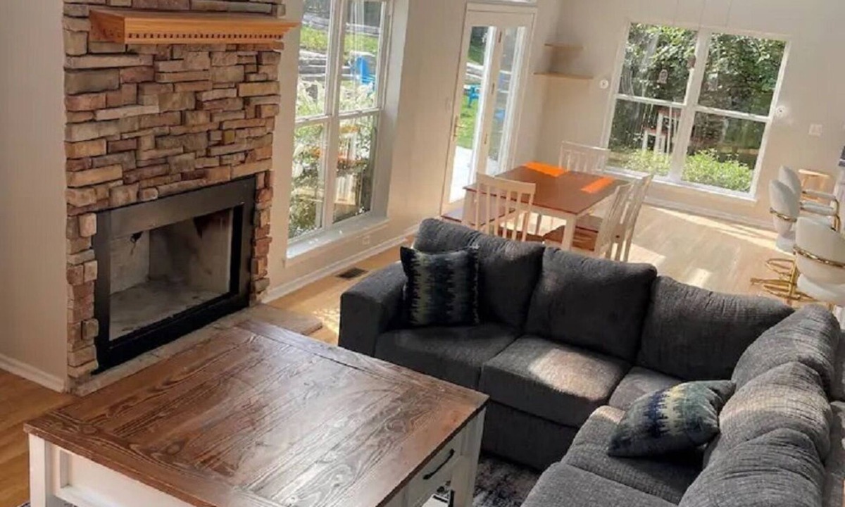Fox Lake House | Large Group Retreat w/ secluded party room and private pool
