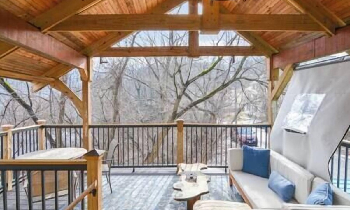 North Adams House | Large hilltop villa with hot tub!