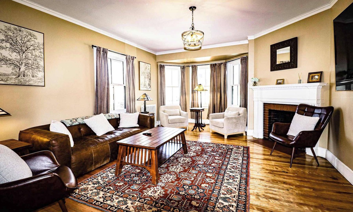 West End House | Large Historic Home for Holiday Hosting