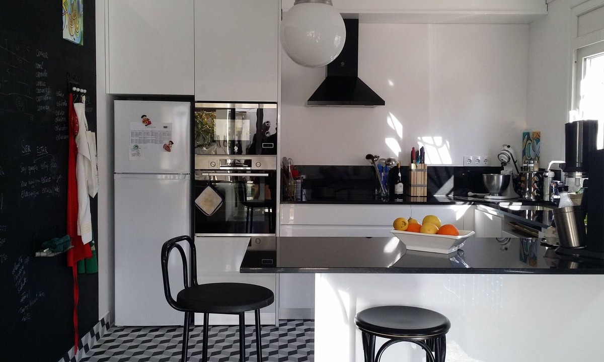Vinaros House | Large holiday home 100m from the beach superbly located in the district