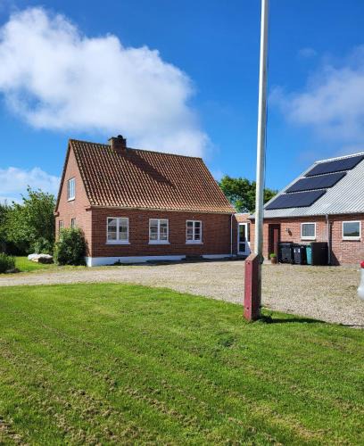 Trans House | Large Holiday Home Near Bovbjerg Lighthouse