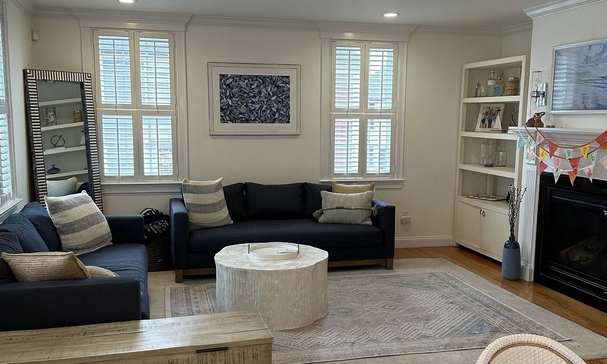 Charlestown House | Large home steps from Bunker Hill Monument