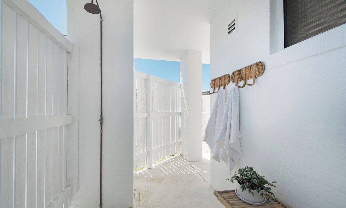 Crescent Head House | Large home upper and lower level with internal access