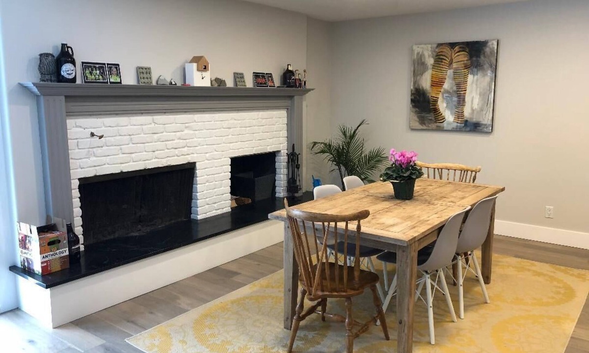 Parkland House | Large Home with park and mountain views