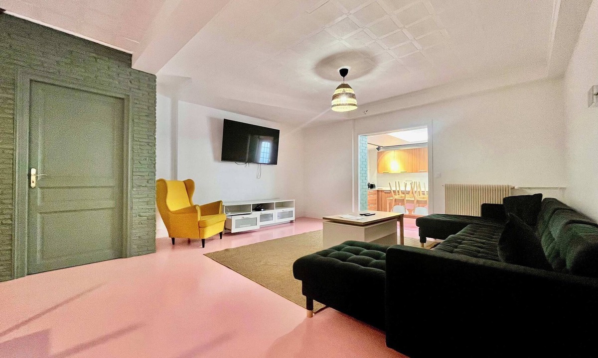 Arras House | Large house 17 persons