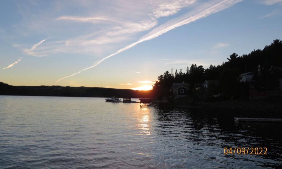 Saint-Juste-du-Lac House | Large house on Lake Témiscouata - 5 minutes from the beach