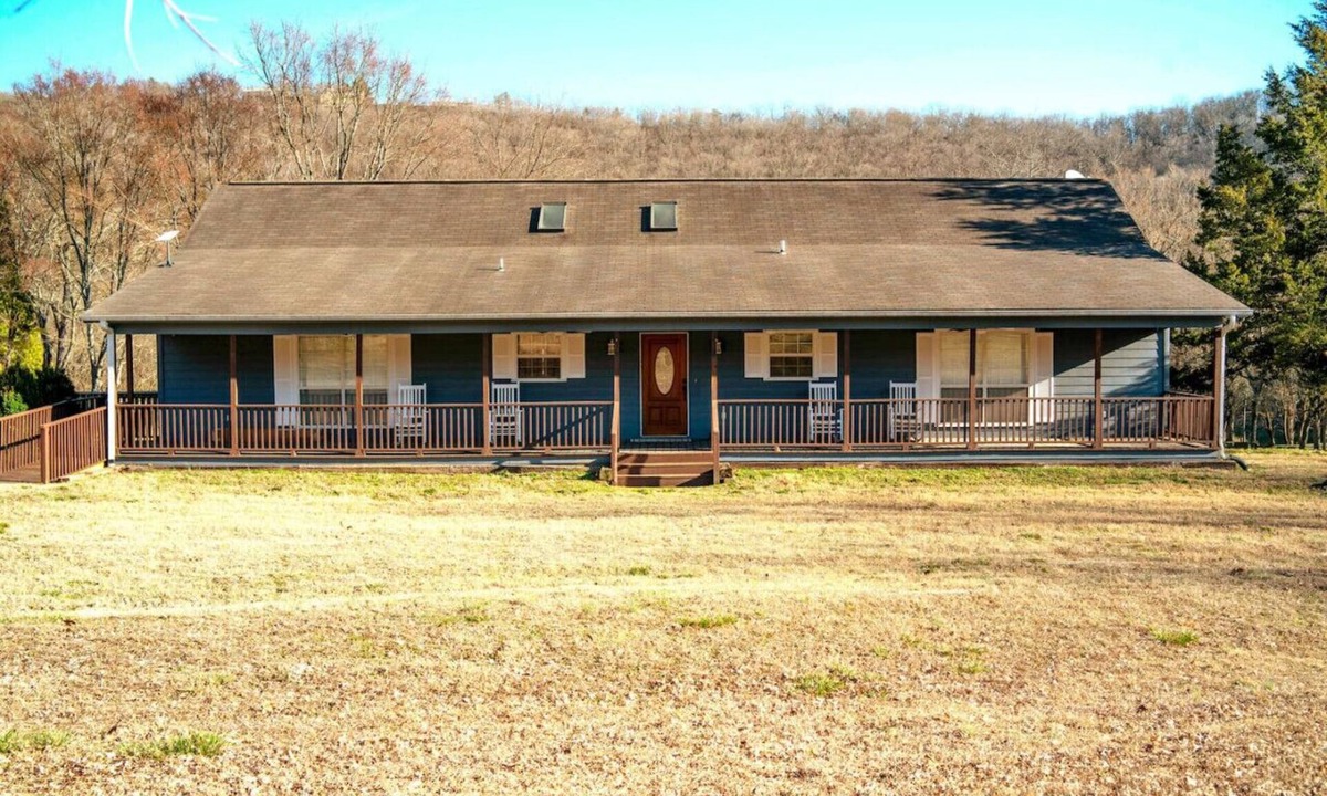Eureka Springs House | Large House on White River+River Access+Wifi