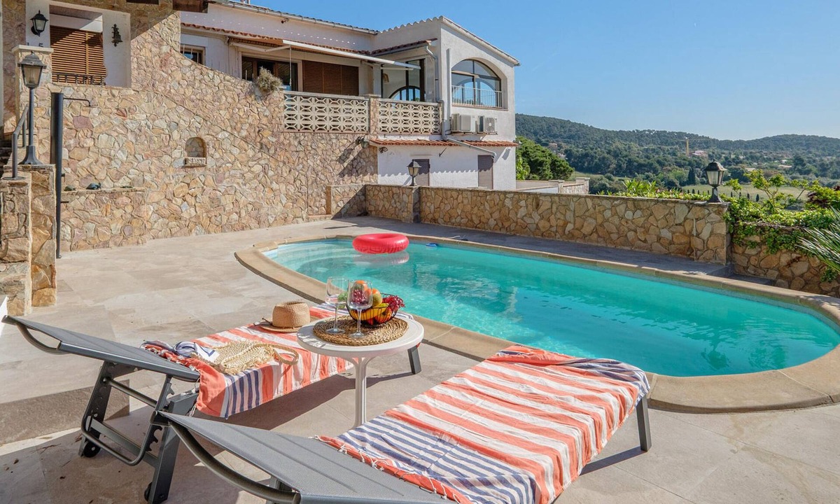 Vall-Llobrega Cottage | Large house, pool, AC, parking - 13 guests