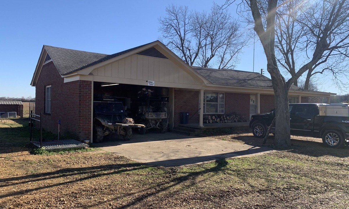 Vance House | Large house set up for many guests in delta