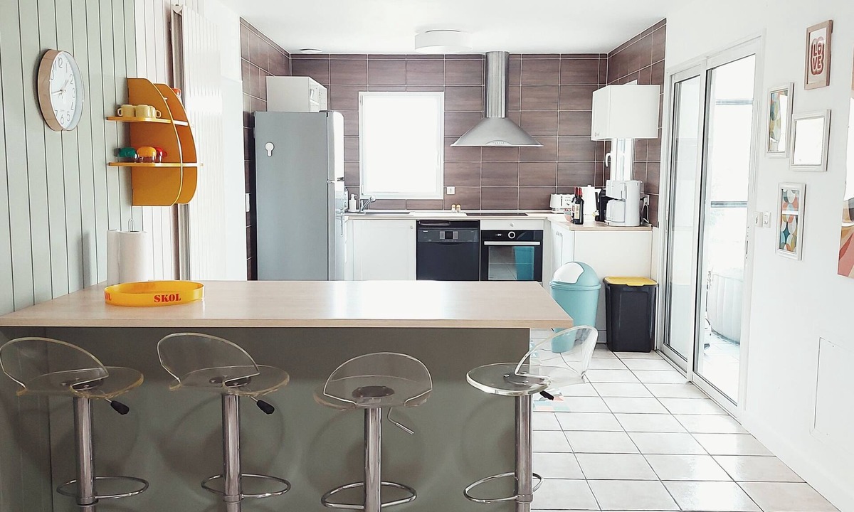Les Brouzils House | Large house sleeping 21 (double gite)