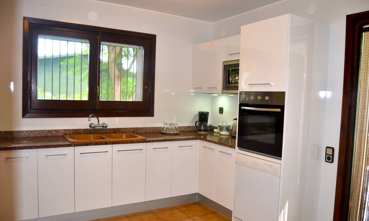 Miami Platja Villa | Large house with swimingpool, magnificient sea view, in front the beach. WIFI