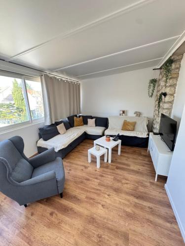 Vulaines-sur-Seine House | Large house with garden