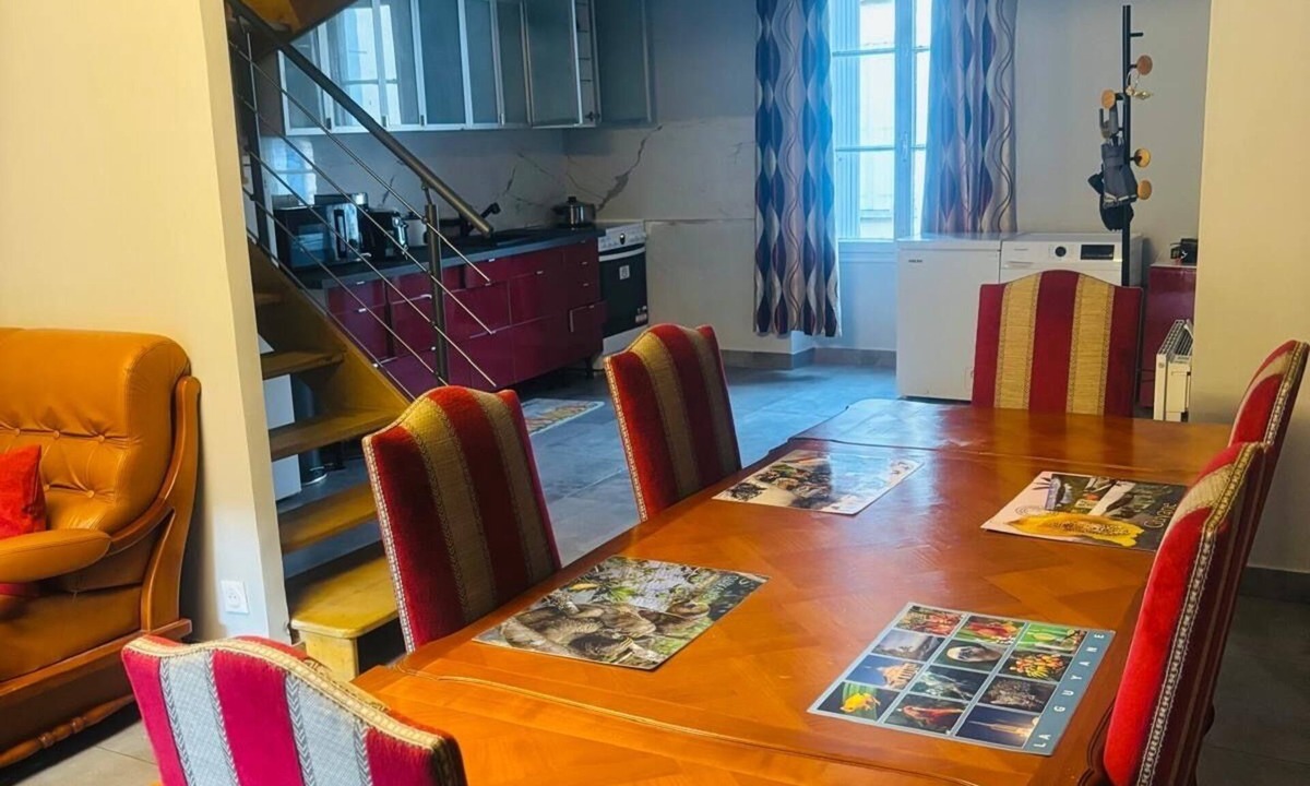 Puiseaux House | Large house with 600 m² garden - up to 14 people with fitness area