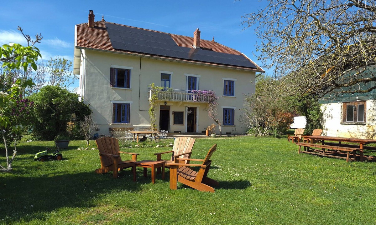 Marchamp House | Large house with swimming pool to relax in the heart of nature in Cerin
