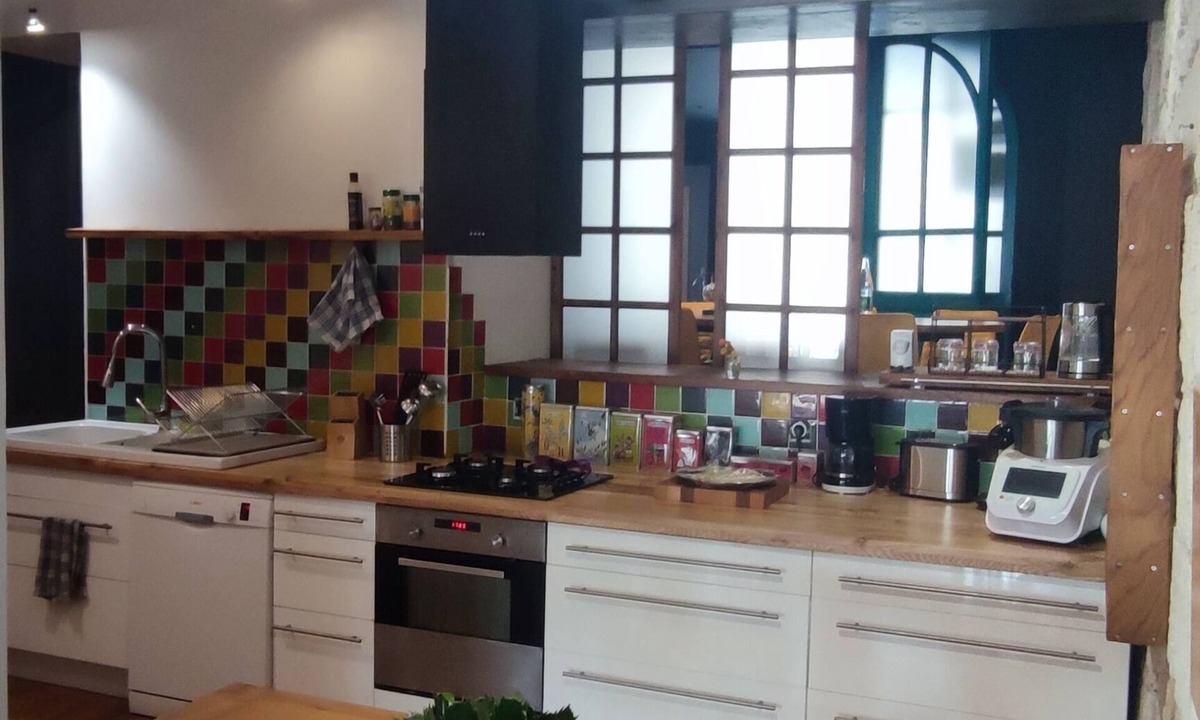 Laplume House | Large house with terrace