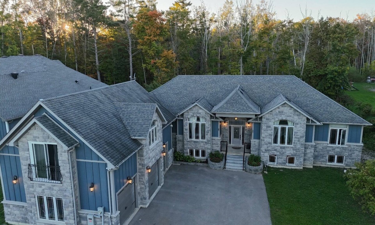 Innisfil Cottage | Large Innisfil Lakeview Cottage with steps to Lake Simcoe