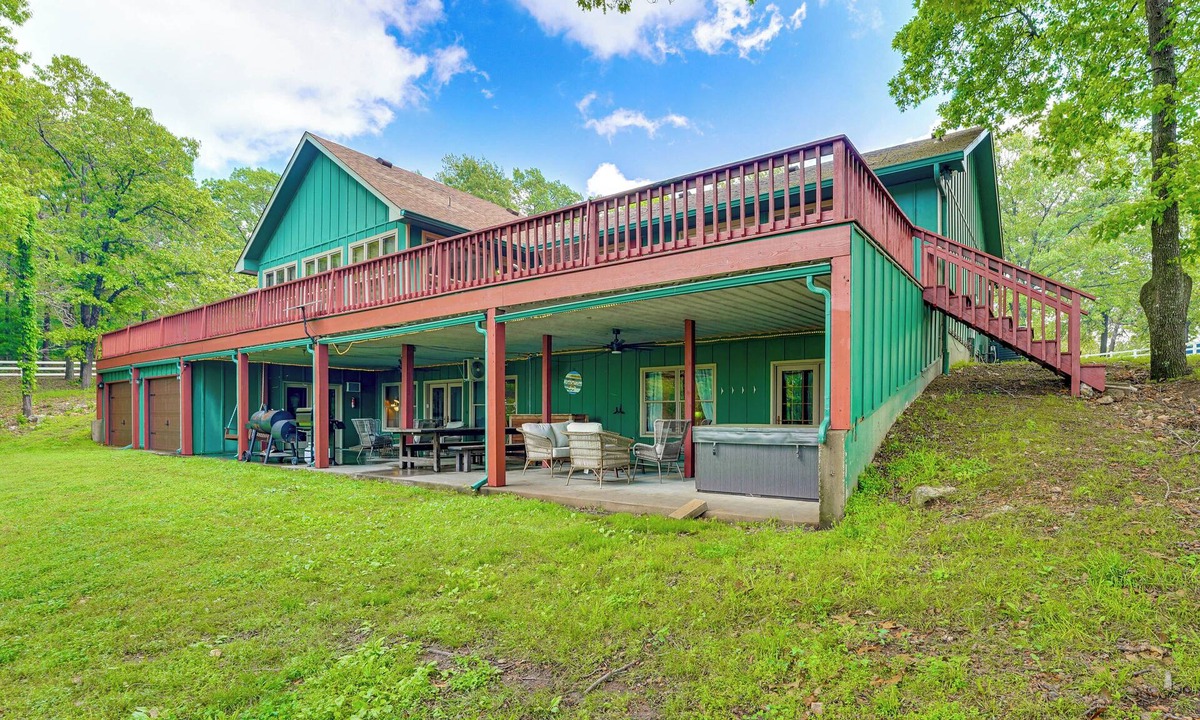 Grove House | Large Lakefront Home | Pool, Hot Tub & Boat Dock