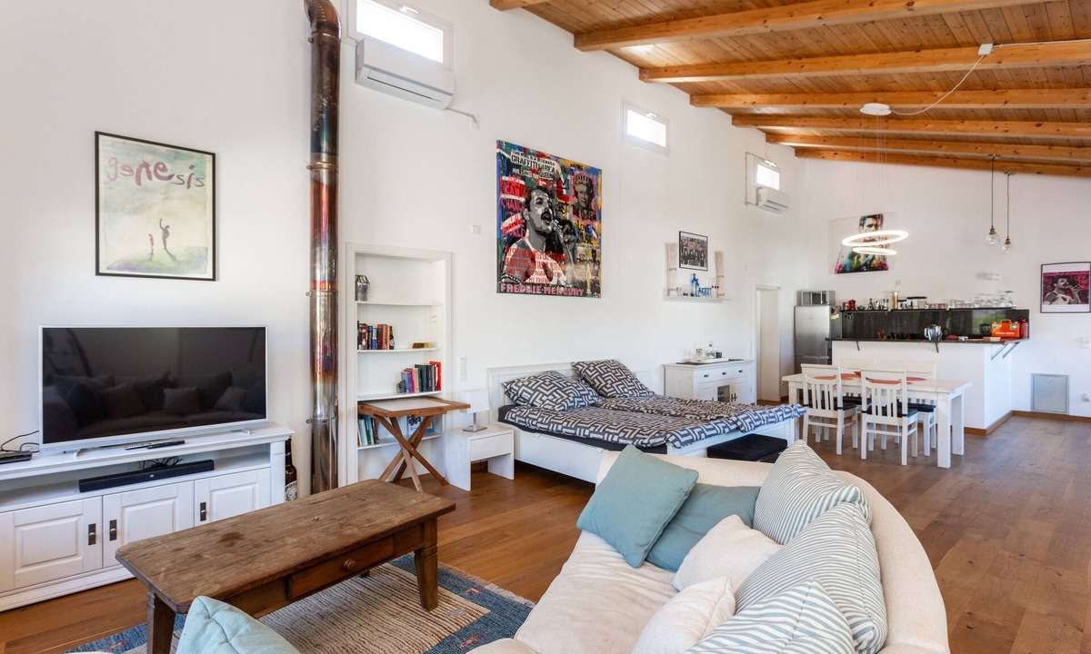 Calafell Apartment | Large loft apartment in a quiet area only 8 minutes to the beach promenade