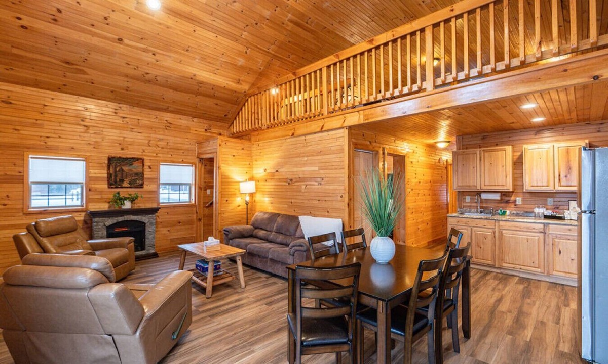 Bethlehem Cabin | Large Log Cabin for Groups