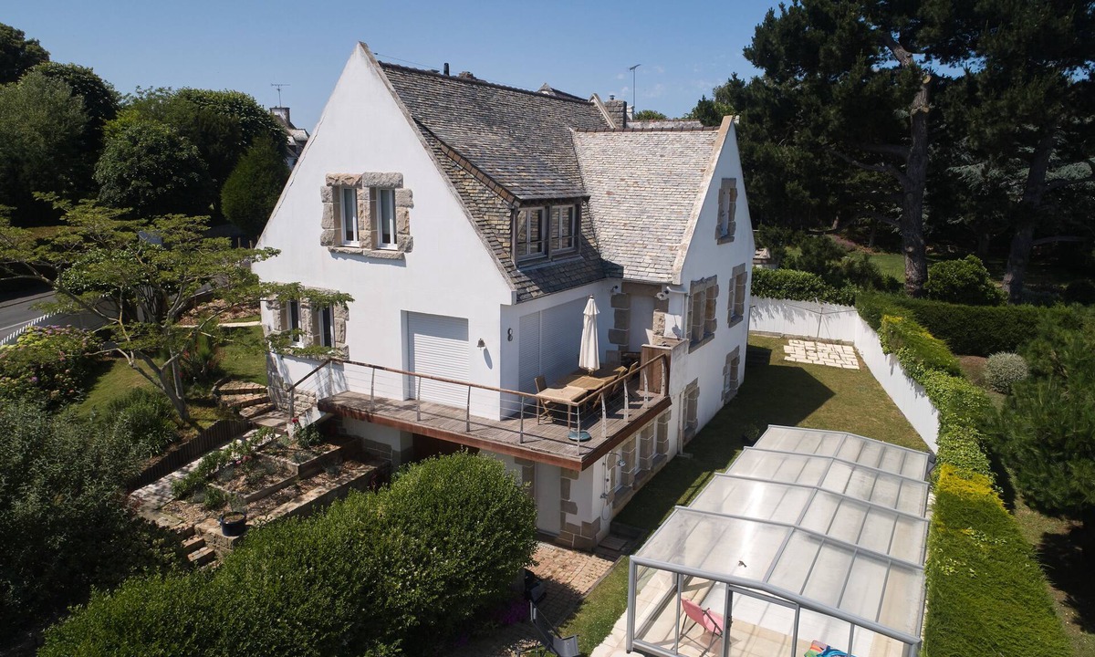 Saint-Quay-Portrieux House | Large luxury house 100 m from Comtesse beach.