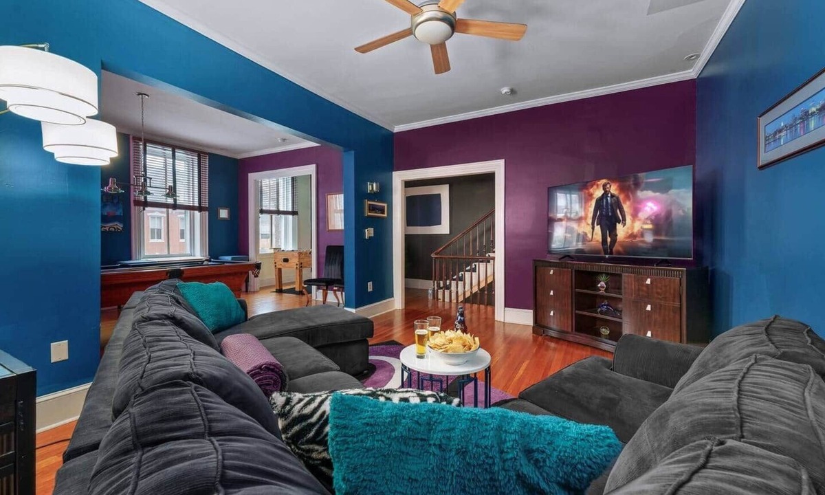 Downtown Harrisburg House | Large Luxury Executive Home Grand Piano +Courtyard