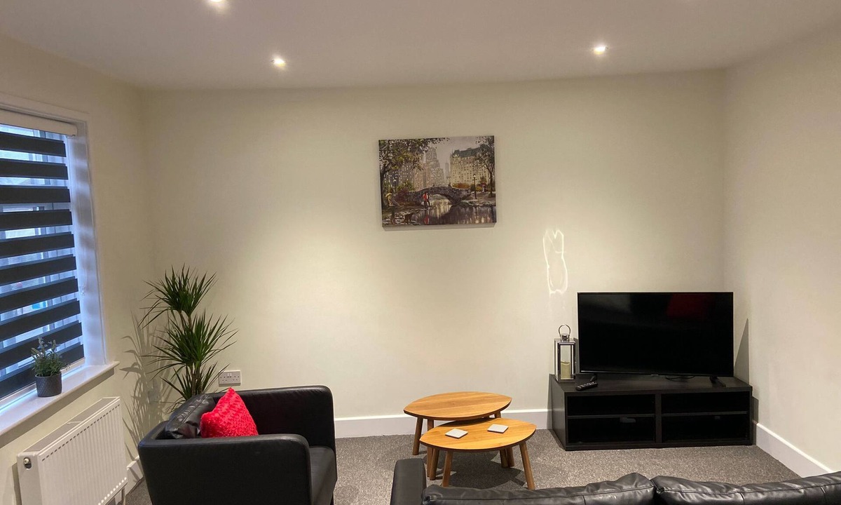Netley Apartment | Large modern 2 Bedroom Apartment with Sofa Bed