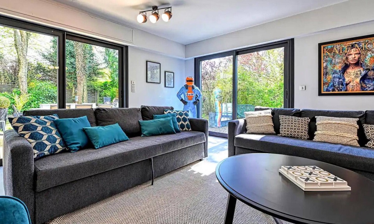Marcq-en-Baroeul Cottage | Large modern house in Marcq-en-Barœul, near Lille, garden, pets allowed