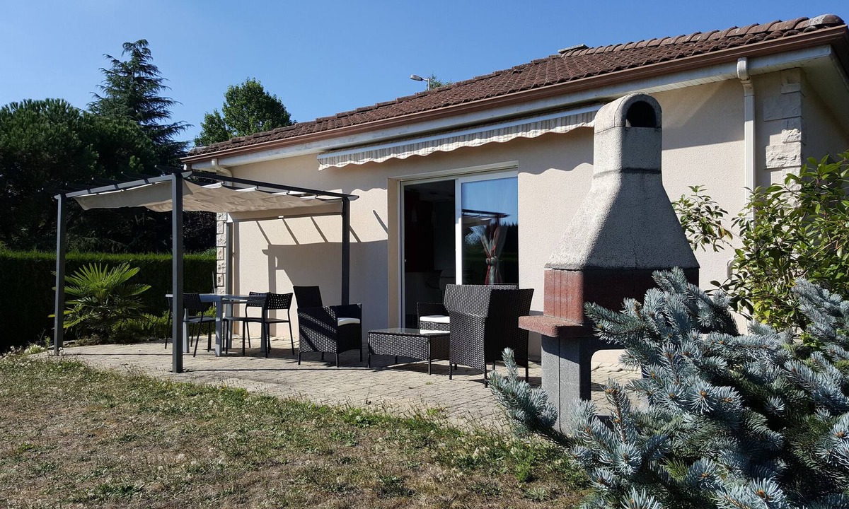 Beaune-les-Mines Villa | LARGE MODERN VILLA