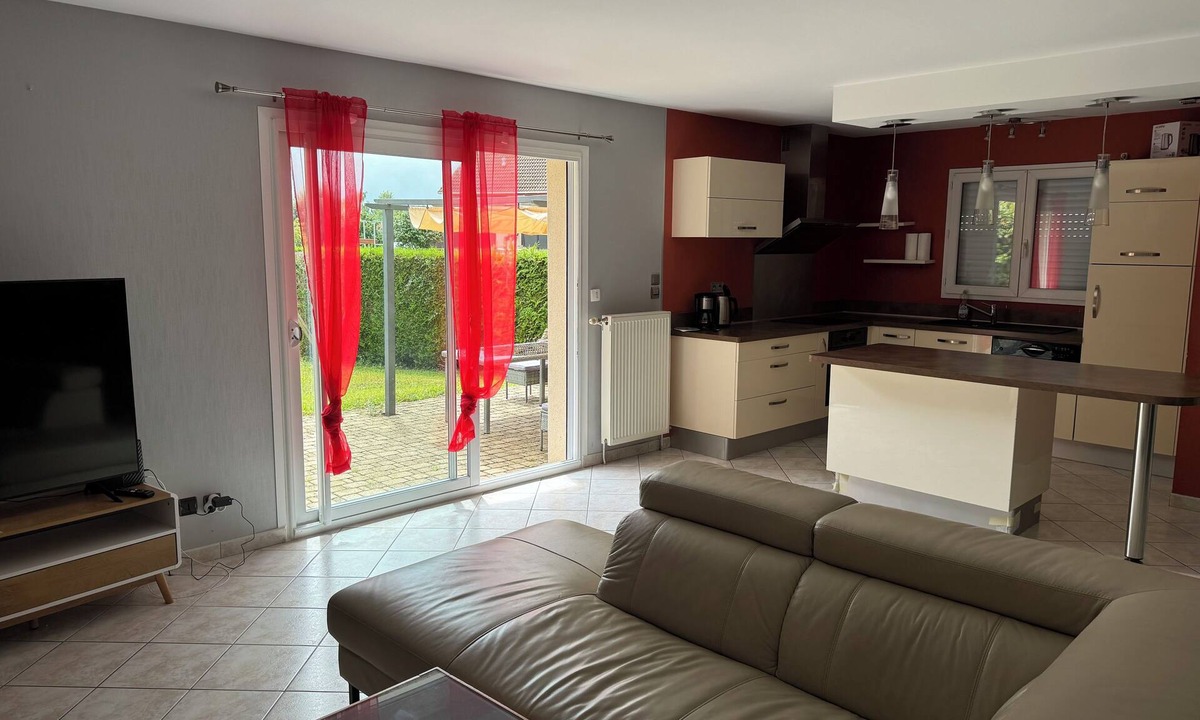 Beaune-les-Mines Villa | LARGE MODERN VILLA