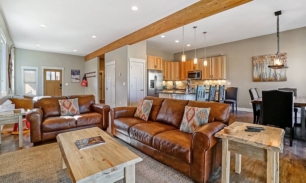 Winter Park House | Large New Townhome w/Private Hot Tub + Bus Stop + 8 Beds