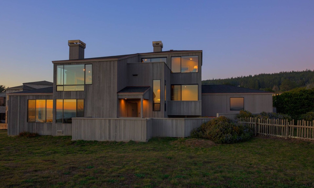 Sea Ranch House | Large Ocean Front home. Dog Friendly located on Wild Iris