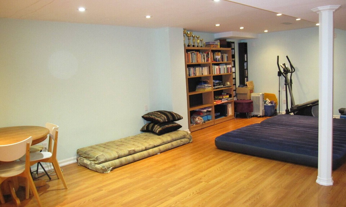 East Credit House | Large Open Basement Room with bathroom and Vegetarian kitchen
