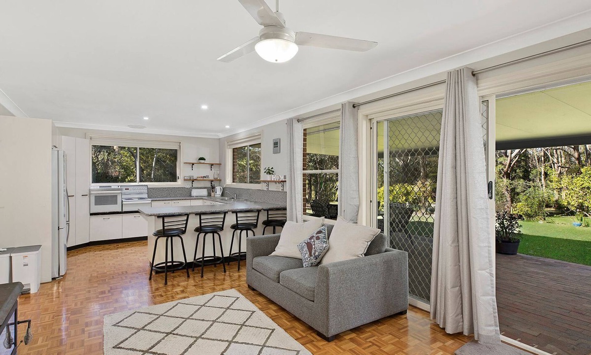 Tumbi Umbi House | Large open spaces on Acres