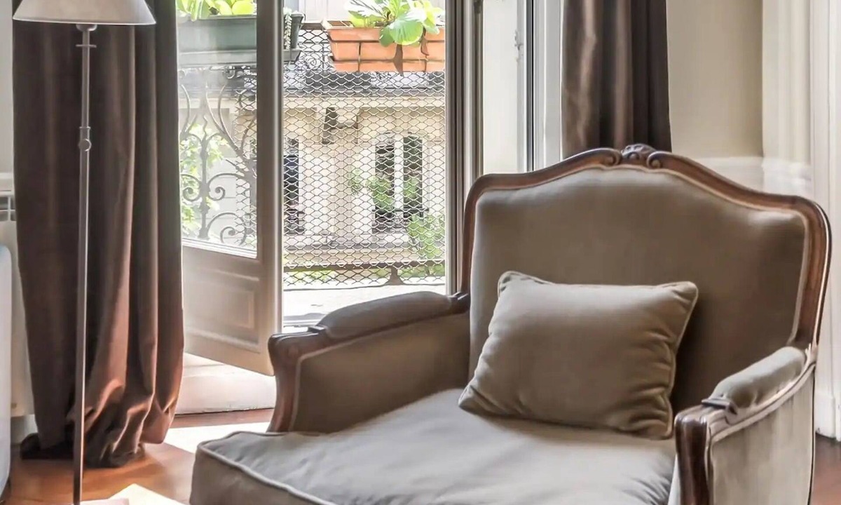 Arts-et-Metiers Apartment | Large Parisian apartment