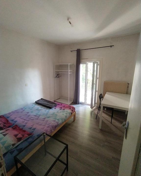 Aiguelongue House | Large Peaceful Room